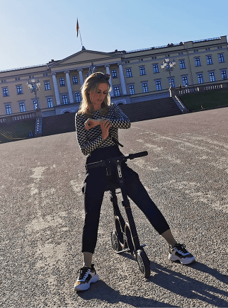 Test drive picture 2 of the best selling ecosmart foldable electric scooter bike Smacircle S1 on sale with innovative and unique design, the compact ebike or e-scooter that is compact enough to fit in a bag or backpack. 