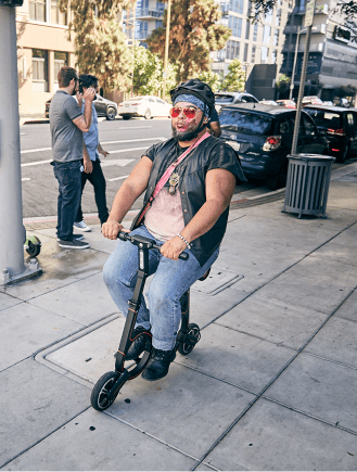 The fan picture 1 of the best selling ecosmart foldable electric scooter bike Smacircle S1 on sale with innovative and unique design, the compact ebike or e-scooter that is compact enough to fit in a bag or backpack. 